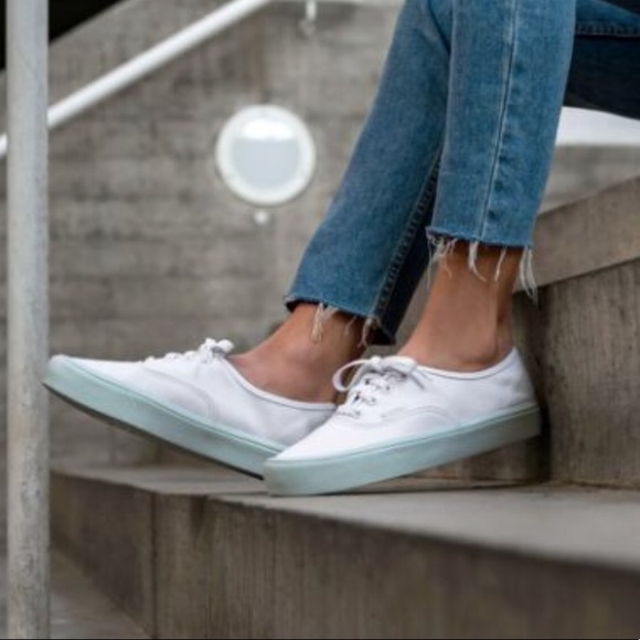 vans ua authentic lite